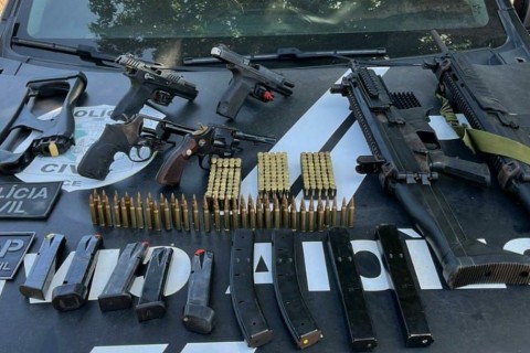 Polícia apreende sete armas, 222 munições e mais de 20 quilos de droga no interior do Ceará
