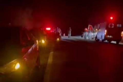 Mulher morre e outras pessoas ficam feridas após carro colidir com animal no interior do Ceará