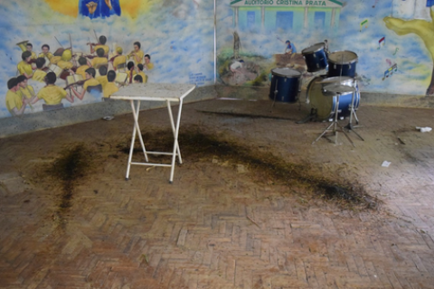 Imóvel de escola histórica de música sofre deterioração e risco de desabamento, no Crato