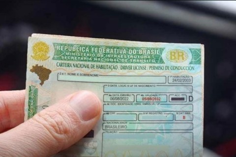 Presidente Lula estuda liberar CNH sem autoescola