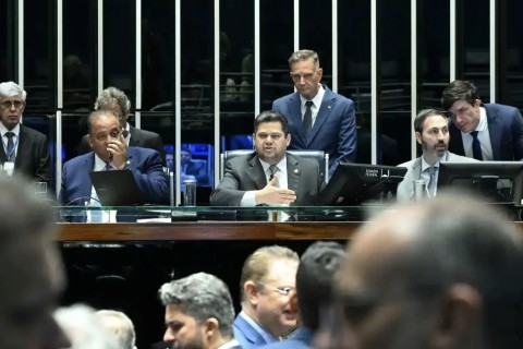Com 48 votos, Senado aprova projeto que reduz penas de condenados por atos golpistas