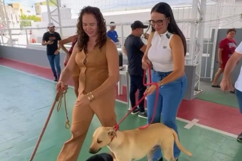 Prefeita de Piquet Carneiro-CE Neila Vitoriano participa da ação GiroPet