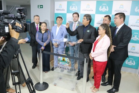 Vereadores aprovaram projeto que contrariam servidores municipais