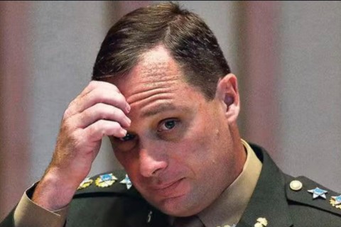 Mauro Cid é condenado a 2 anos de prisão, mas em regime aberto