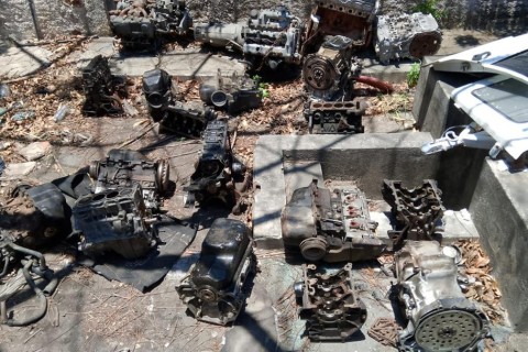 Desmanches clandestinos em sucatas são fechados e três homens são presos na Grande Fortaleza-CE