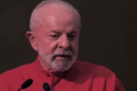 Em evento do PT, Lula sinaliza nova candidatura e diz estar preparado para vencer